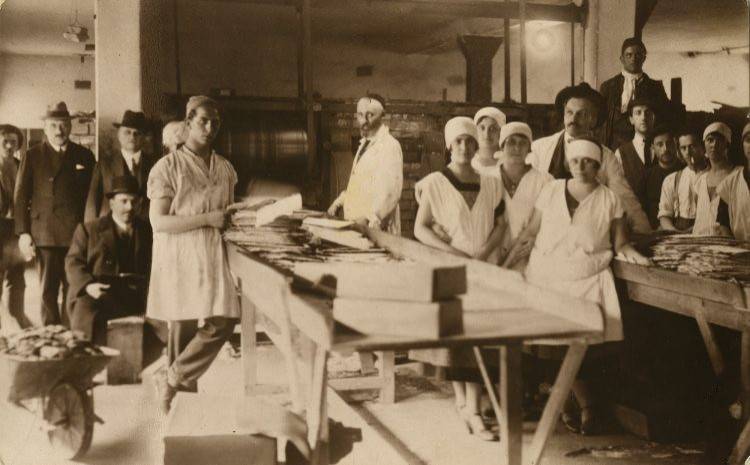 A Tüzér utcai maceszgyár alkalmazottai, 1920-as évek (Magyar Zsidó Múzeum és Levéltár)